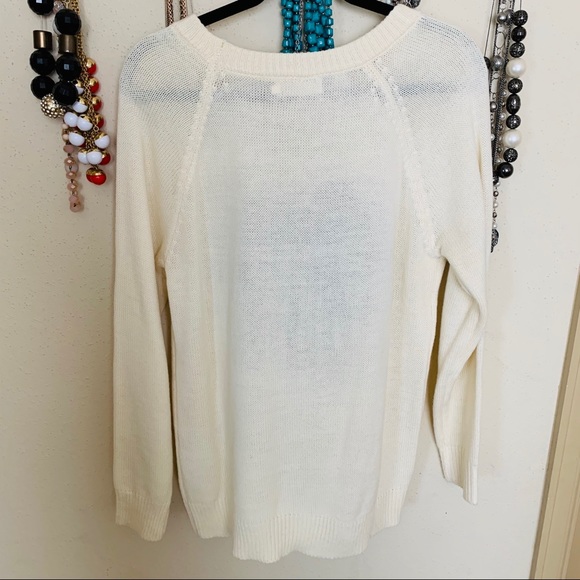 Cute Sweater with Heart - Picture 2 of 3